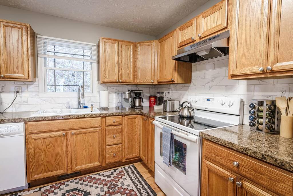 Mountain Views, Hot Tub, Firepit, Dog Friendly, Ev Connector Villa Stanley Екстериор снимка